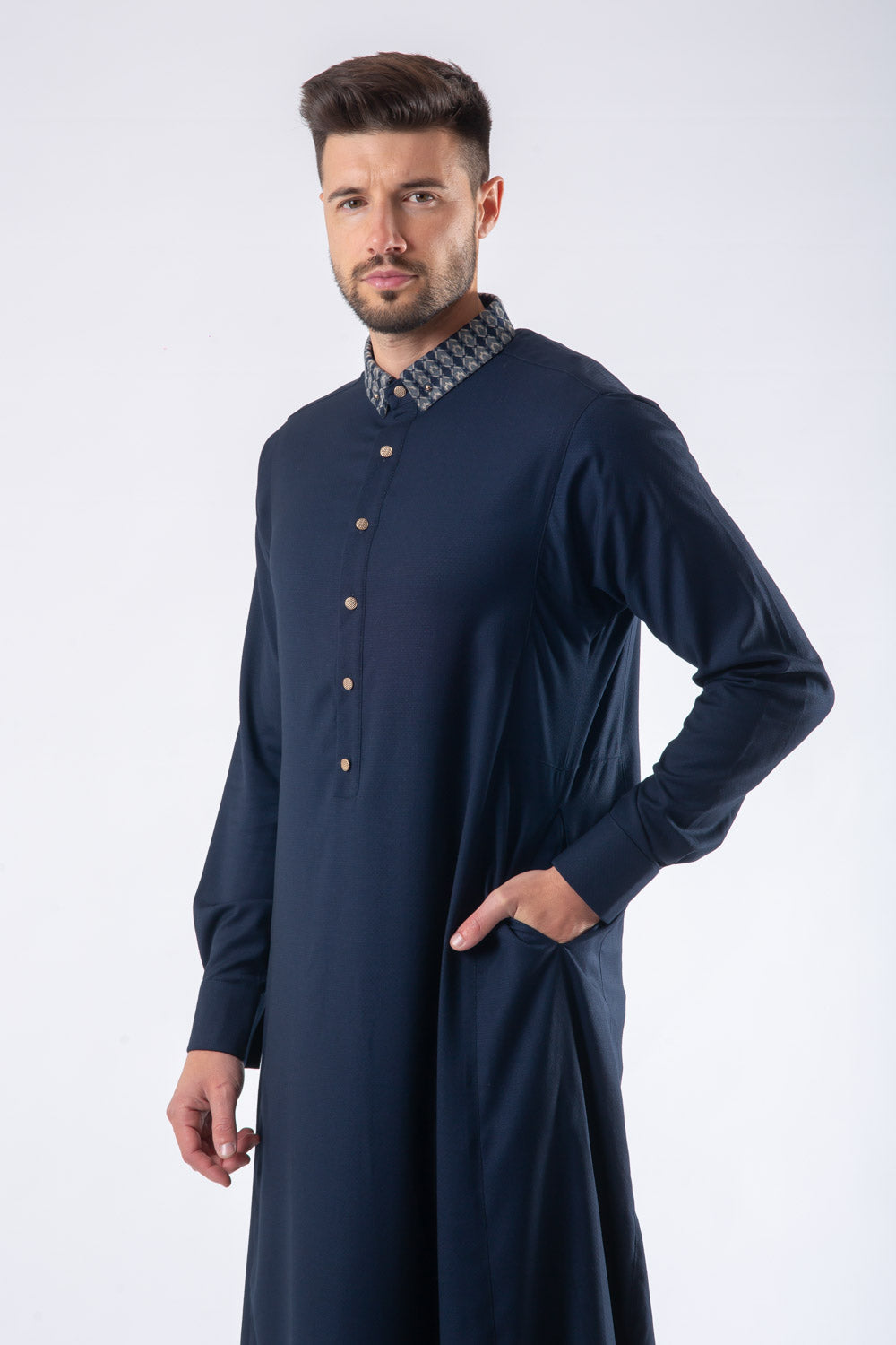 AA2402- Al Ameer thobes