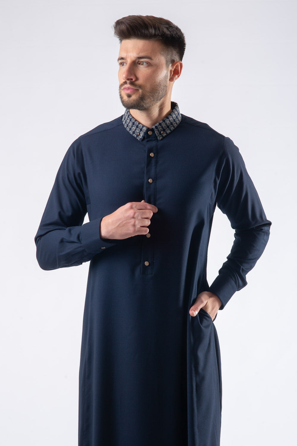 AA2402- Al Ameer thobes