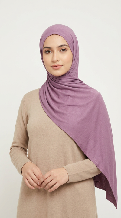 Woman wearing the Mulberry Big Jersey Hijab with a beige top